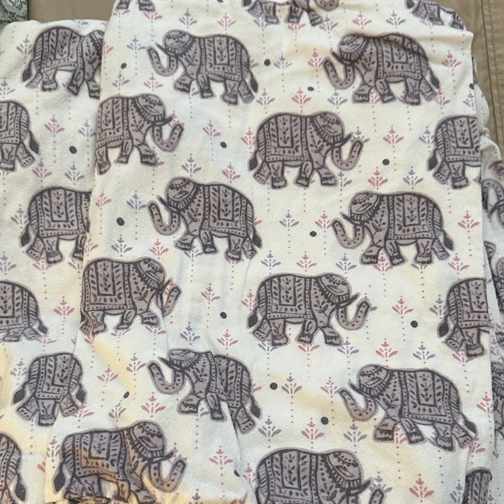 Elephant Print flannel duvet and sham
Pottery barn teen